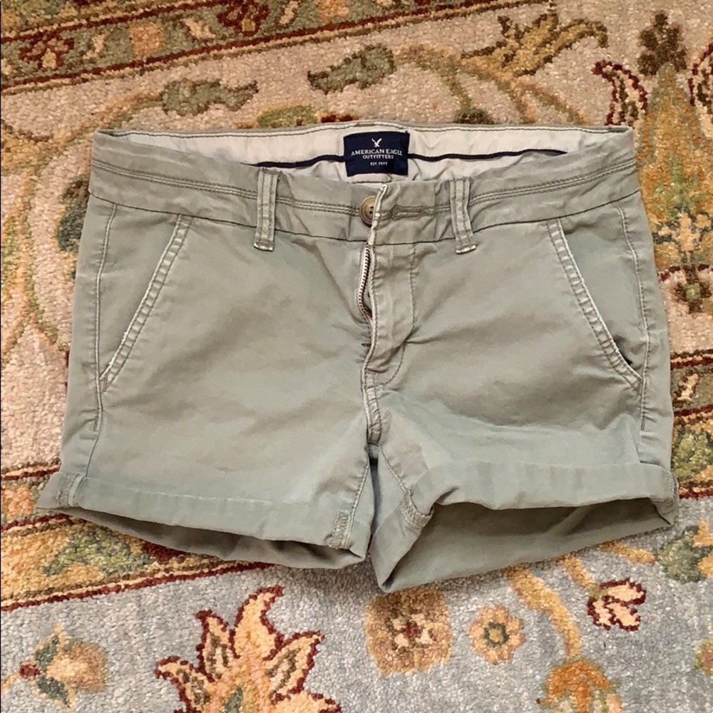 American Eagle Midi shorts